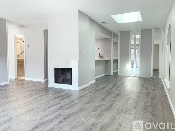 236 Red Oak Dr E, Unit A Rental photo 3